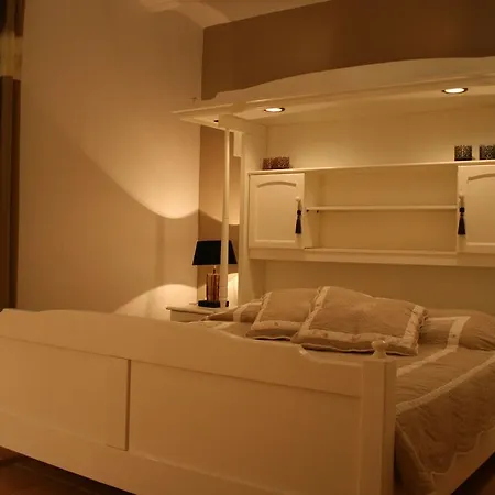Villa Spacious In Drome With Swimming Pool